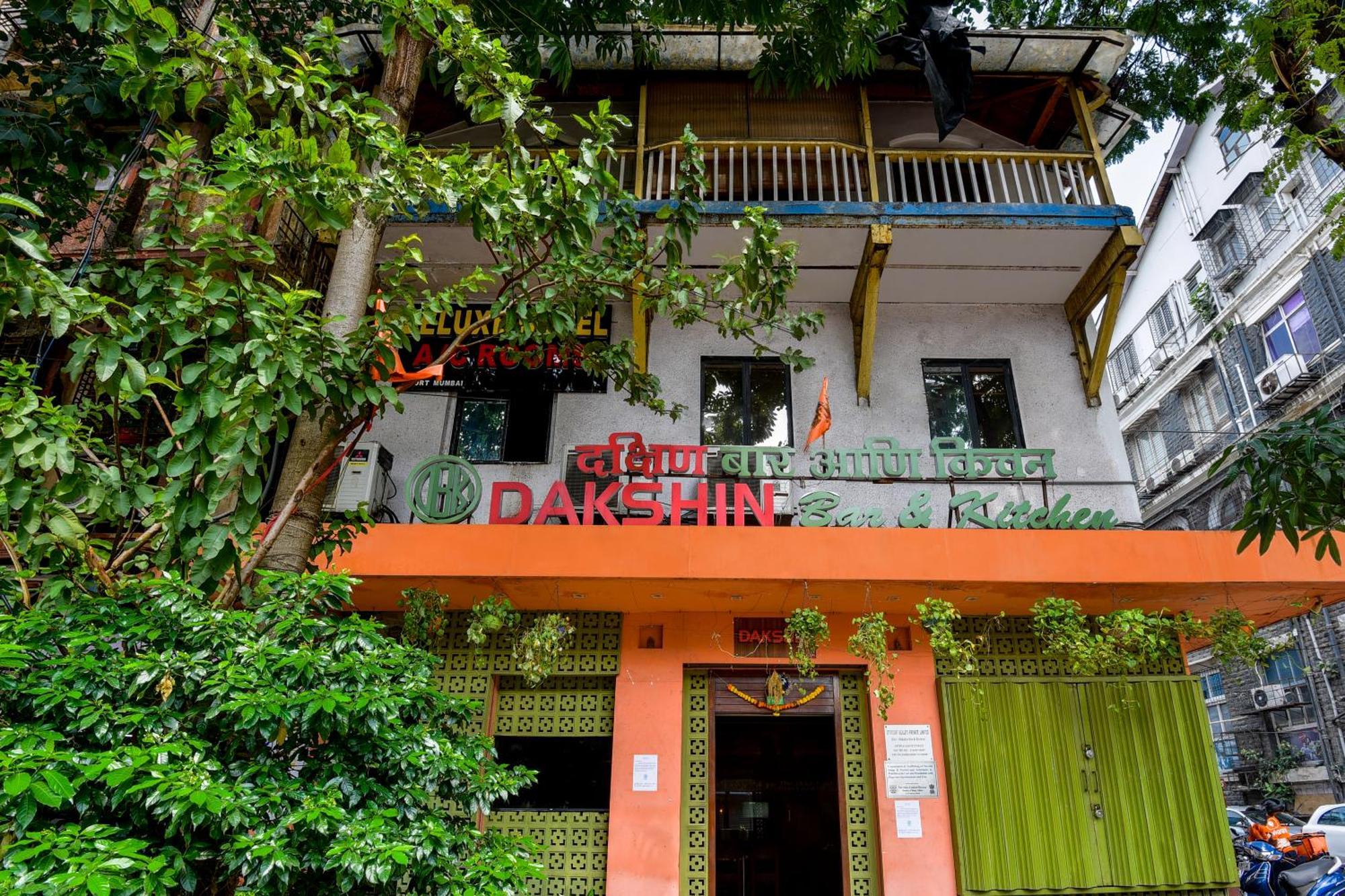 Hotel Deluxe Mumbai  Buitenkant foto