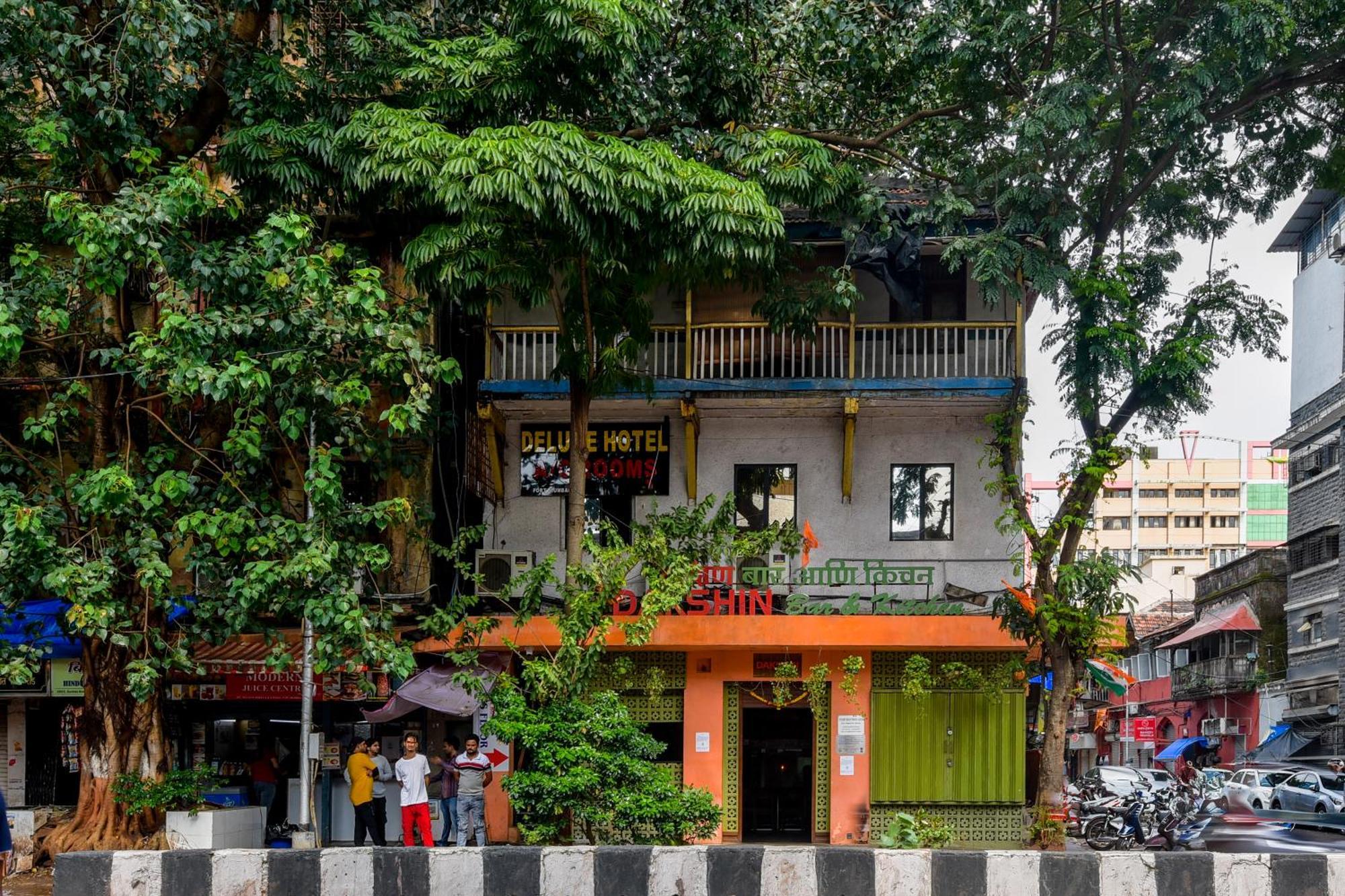 Hotel Deluxe Mumbai  Buitenkant foto